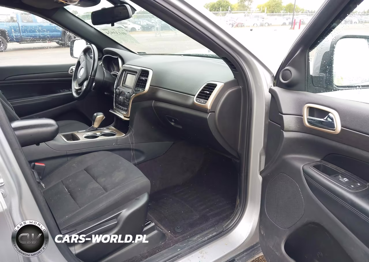2016 Jeep Grand Cherokee Laredo VIN:1C4RJFAG3GC396341 - 5