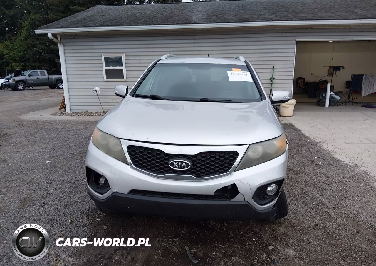 2011 Kia Sorento Lx VIN:5XYKTCA18BG182407 - 12