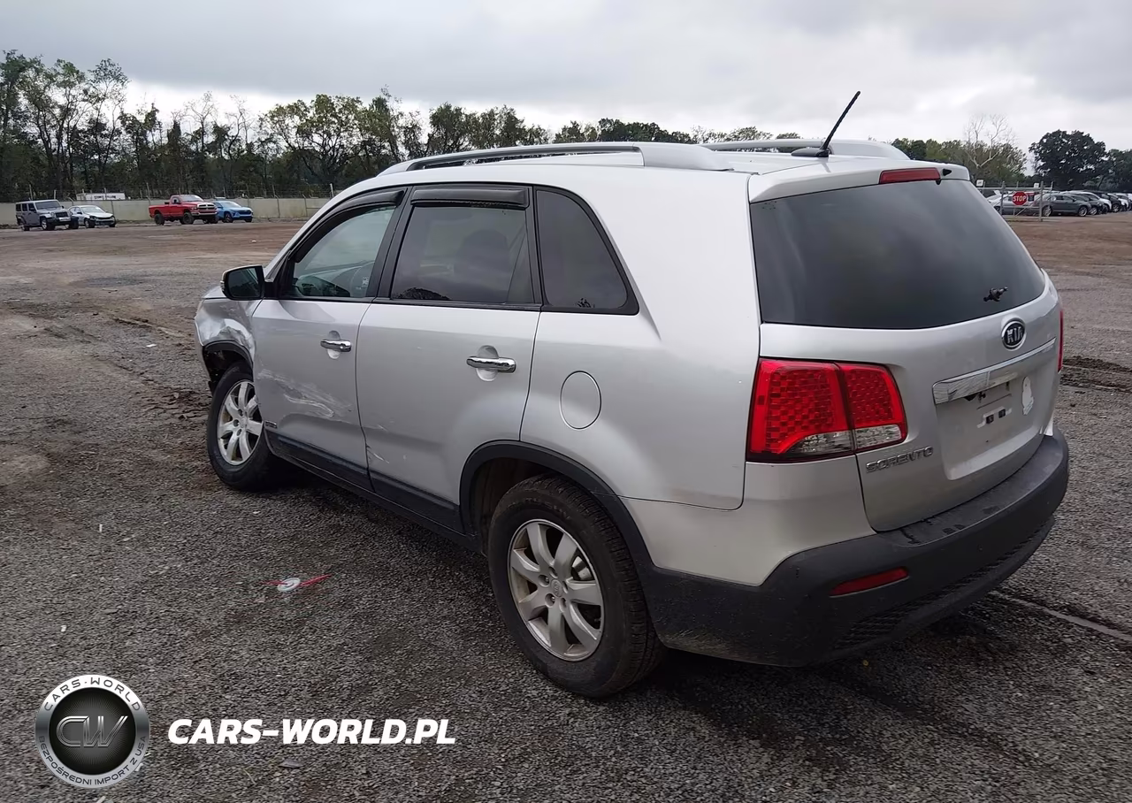 2011 Kia Sorento Lx VIN:5XYKTCA18BG182407 - 3