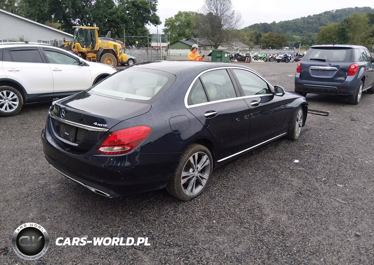 2016 Mercedes-Benz C 300 4Matic VIN:55SWF4KB3GU142013 - 4