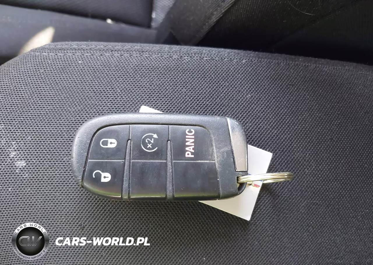 2016 Jeep Renegade Latitude VIN:ZACCJBBT2GPC77704 - 11