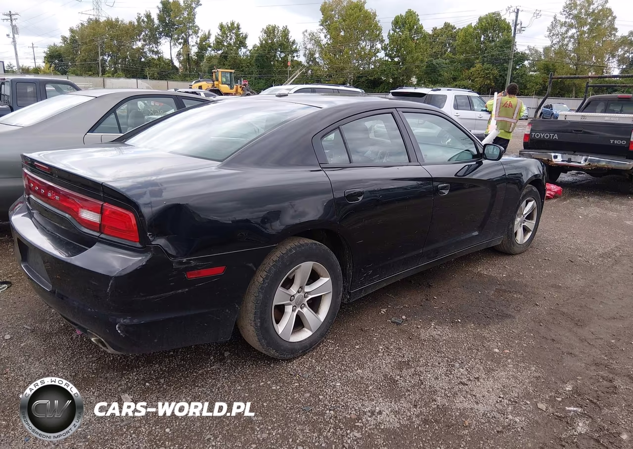 2011 Dodge Charger VIN:2B3CL3CGXBH539420 - 4