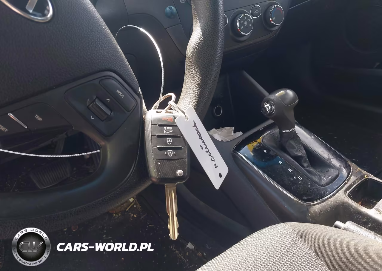 2017 Kia Forte Lx VIN:3KPFK4A77HE083582 - 11