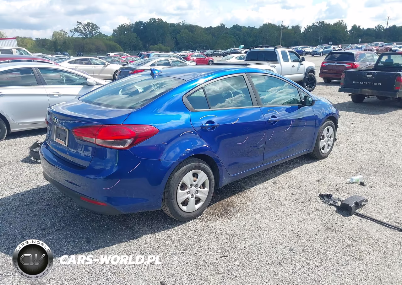 2017 Kia Forte Lx VIN:3KPFK4A77HE083582 - 4
