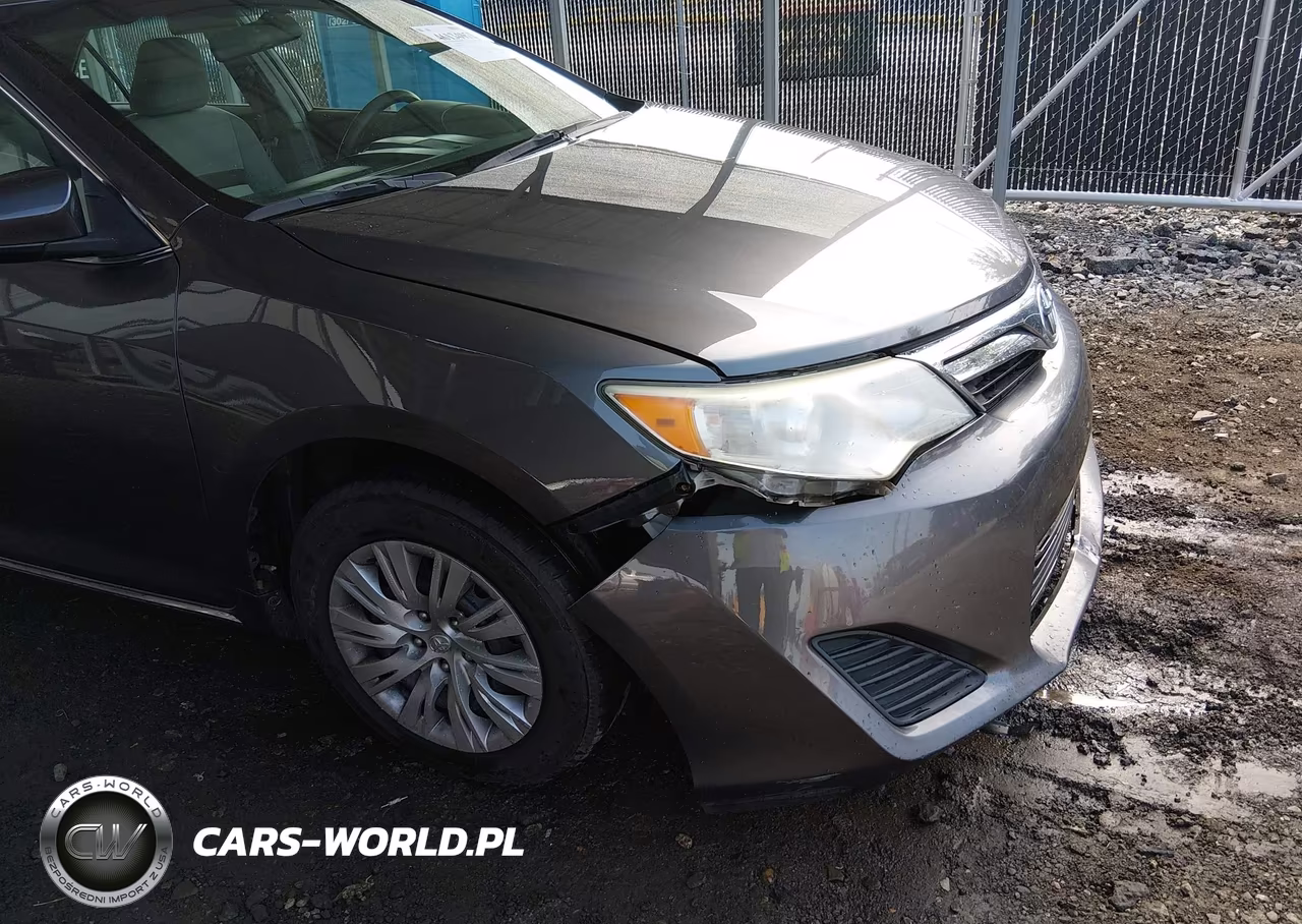 2014 Toyota Camry Le VIN:4T4BF1FK0ER437312 - 17