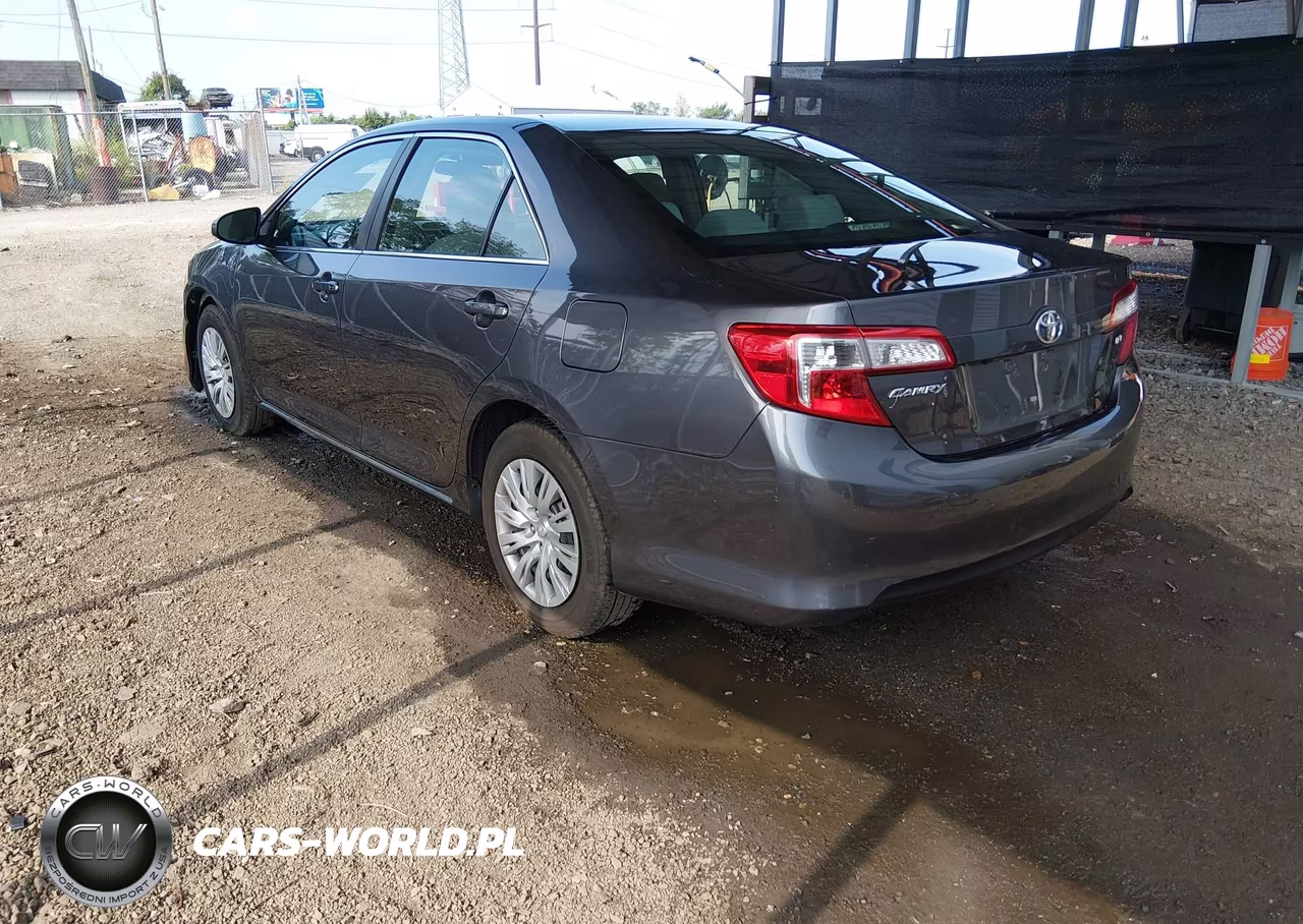 2014 Toyota Camry Le VIN:4T4BF1FK0ER437312 - 3