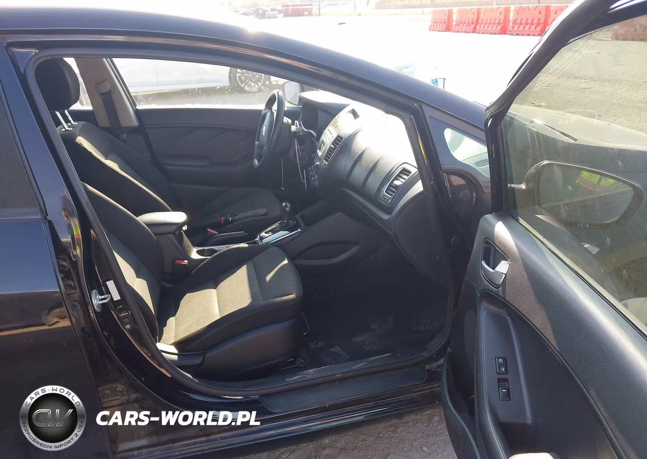 2018 Kia Forte Lx VIN:3KPFK4A74JE239051 - 5