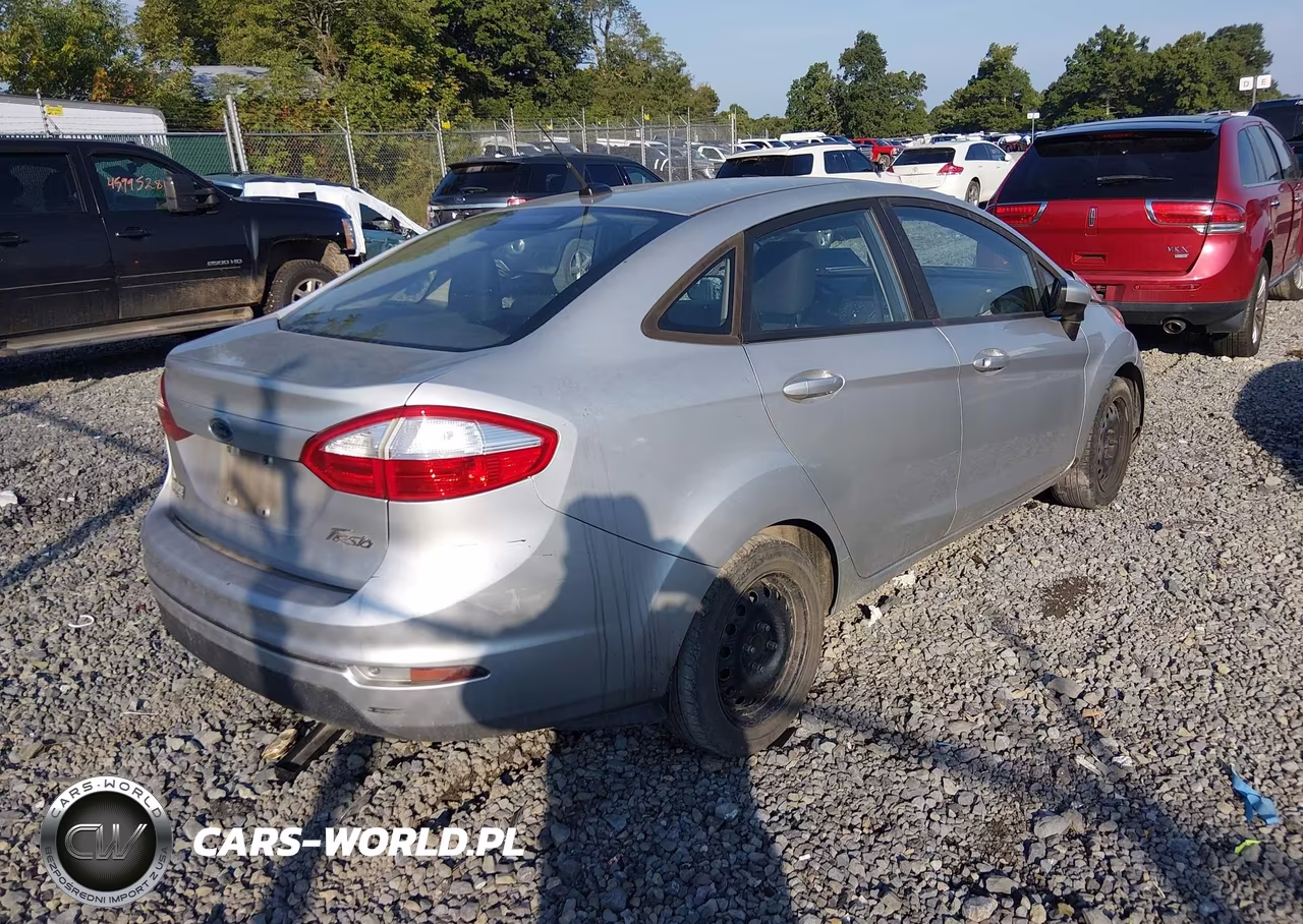 2015 Ford Fiesta S VIN:3FADP4AJ8FM198365 - 4