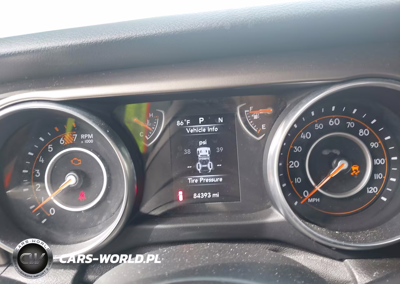 2018 Jeep Wrangler Unlimited Sport 4X4 VIN:1C4HJXDN1JW203735 - 7