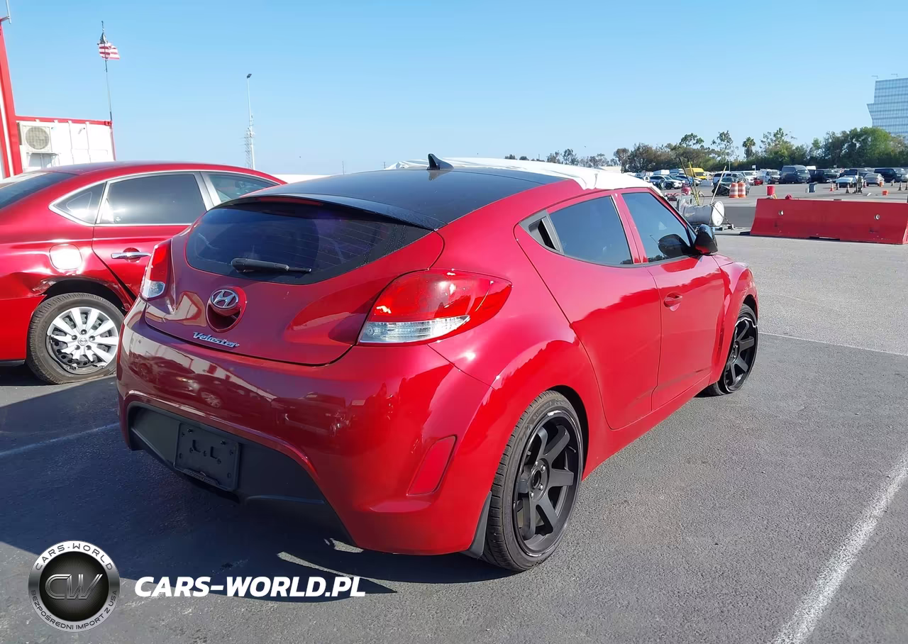 2013 Hyundai Veloster Base W-Gray VIN:KMHTC6AD7DU157284 - 4