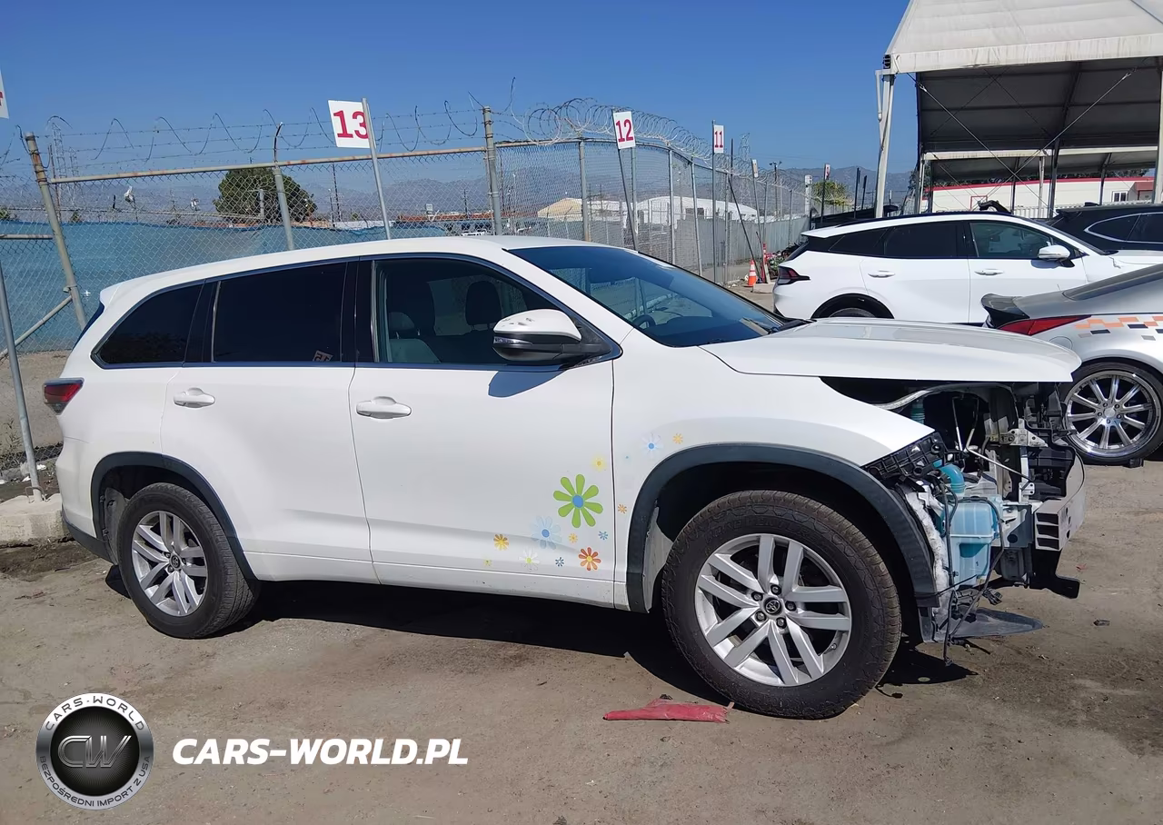 2016 Toyota Highlander Le V6 VIN:5TDZKRFH6GS160281 - 14