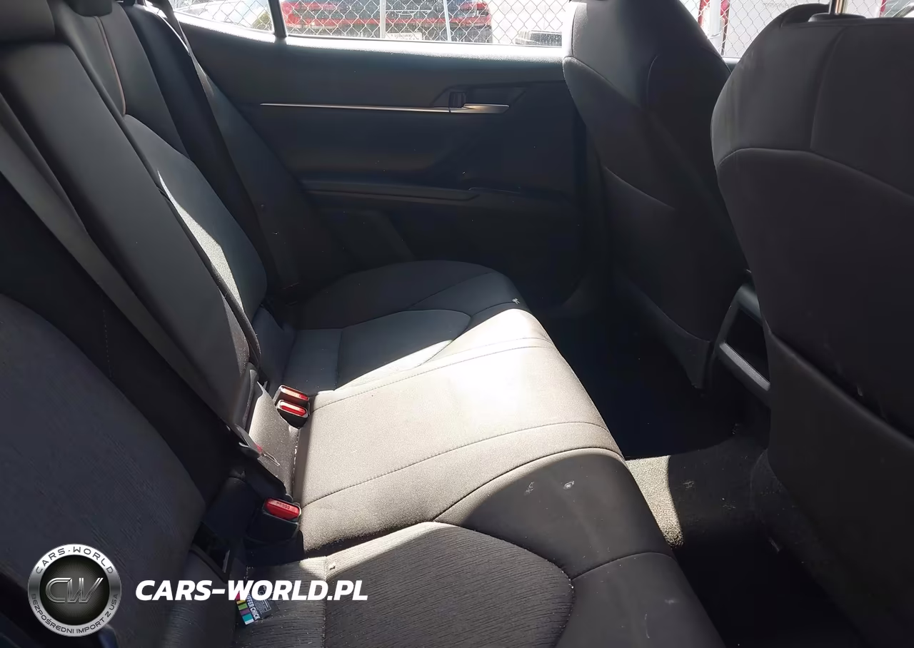2018 Toyota Camry Le VIN:4T1B11HK4JU593076 - 8