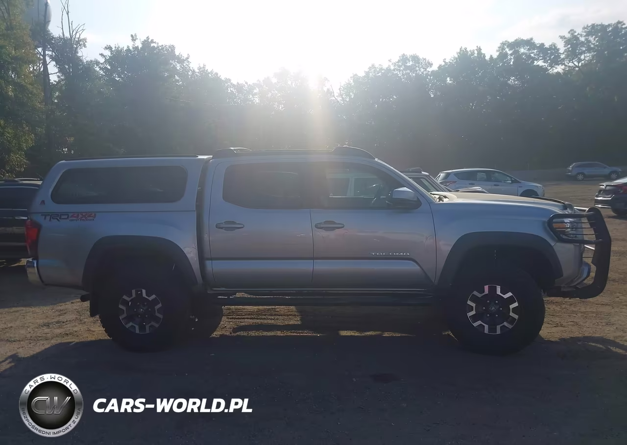 2018 Toyota Tacoma Trd Off Road VIN:5TFCZ5AN5JX122923 - 13