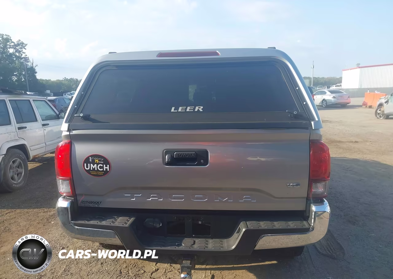 2018 Toyota Tacoma Trd Off Road VIN:5TFCZ5AN5JX122923 - 16