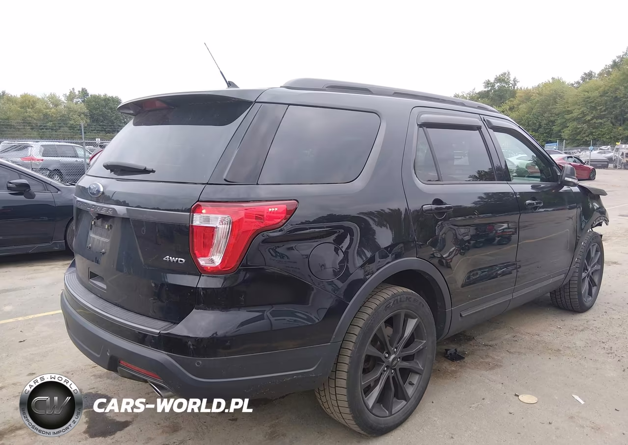 2018 Ford Explorer Xlt VIN:1FM5K8D81JGA50411 - 4
