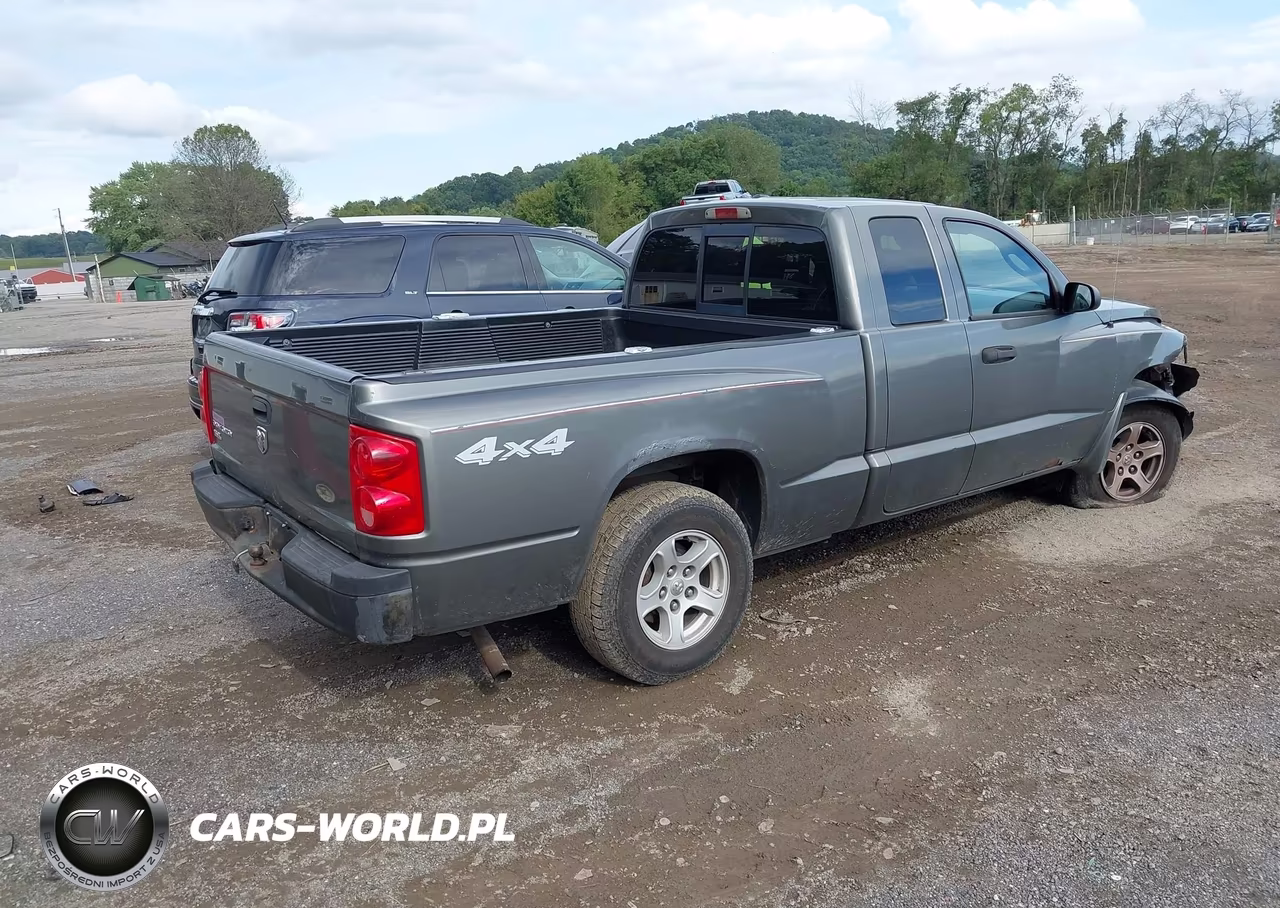 2007 Dodge Dakota Slt VIN:1D7HW42K77S113374 - 4