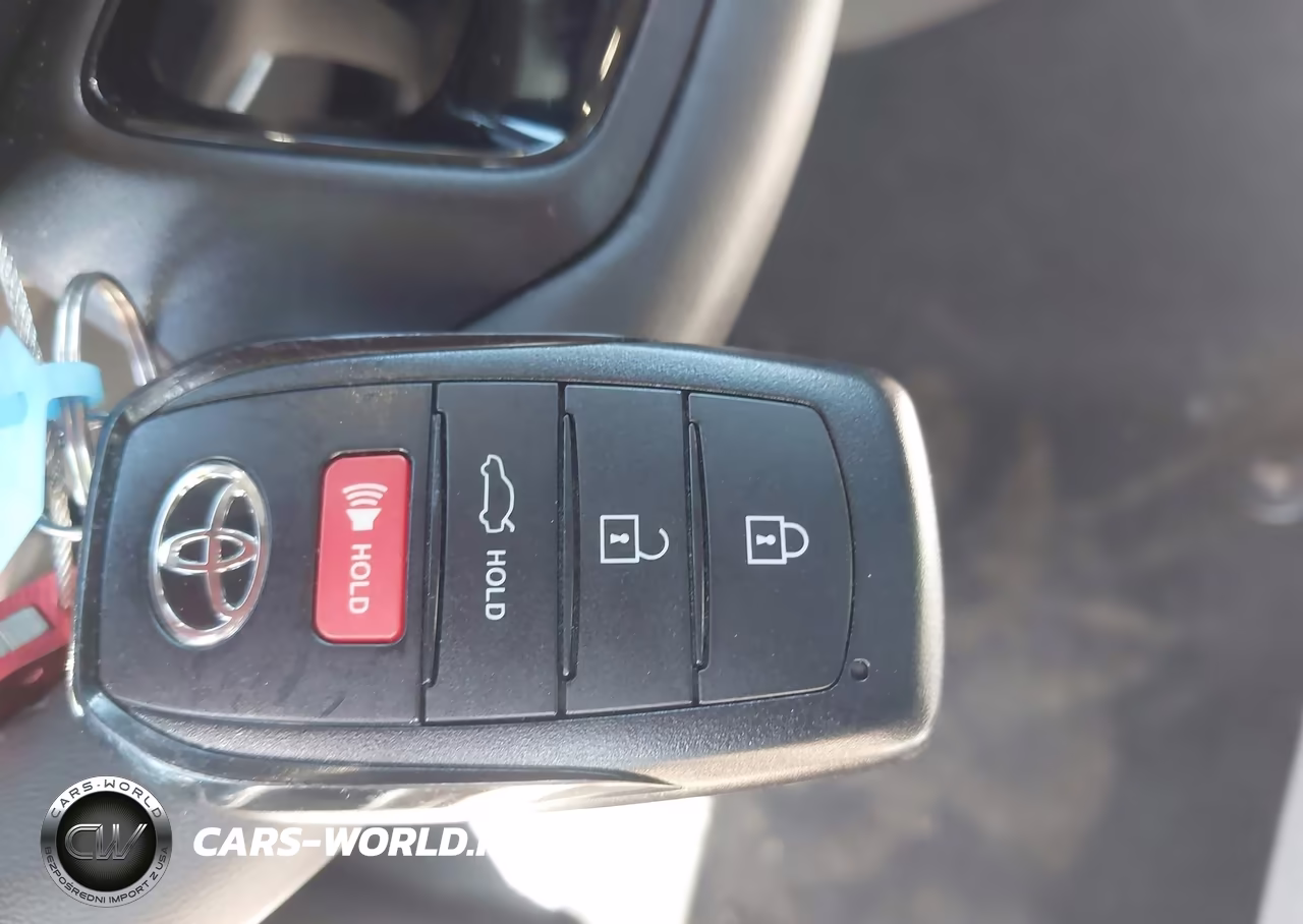 2025 Toyota Camry Le VIN:4T1DAACK2SU617697 - 11