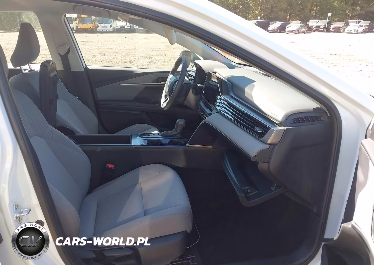 2025 Toyota Camry Le VIN:4T1DAACK2SU617697 - 5