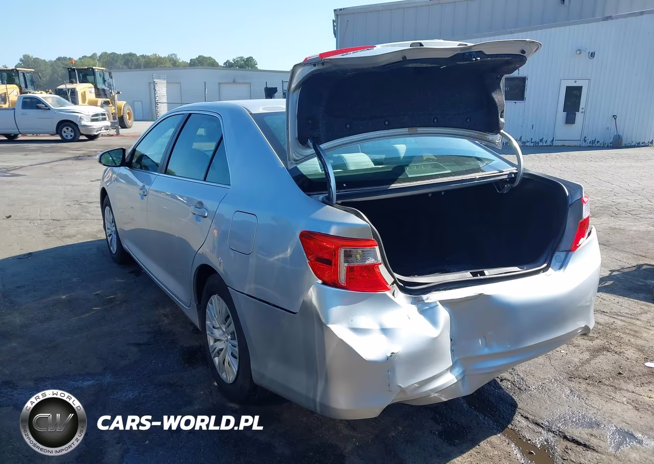 2013 Toyota Camry L VIN:4T1BF1FK2DU673646 - 3
