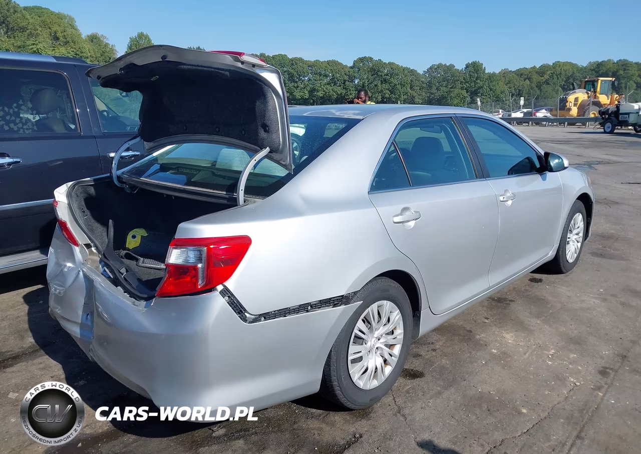 2013 Toyota Camry L VIN:4T1BF1FK2DU673646 - 4