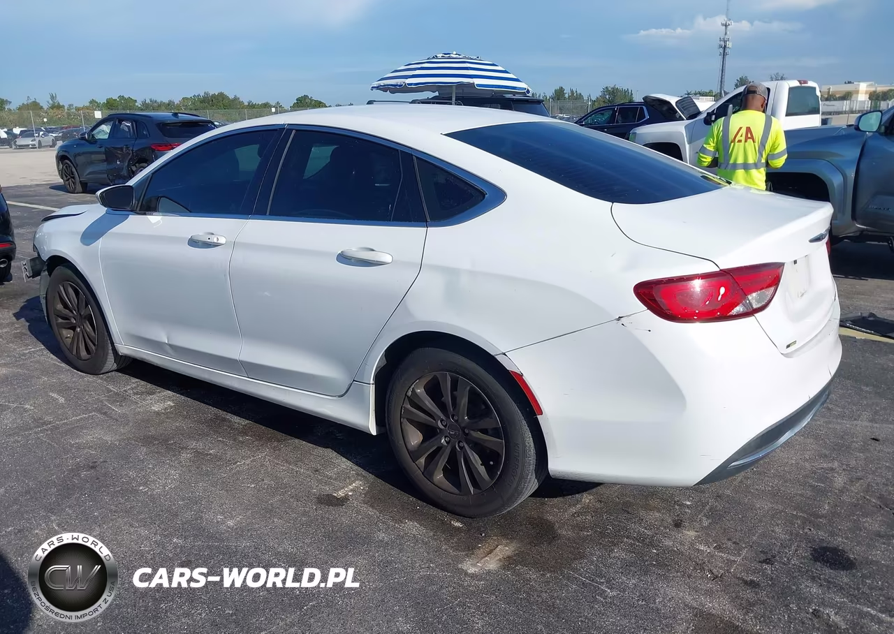 2016 Chrysler 200 Limited VIN:1C3CCCABXGN140936 - 3