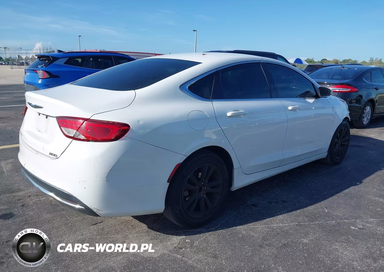 2016 Chrysler 200 Limited VIN:1C3CCCABXGN140936 - 4