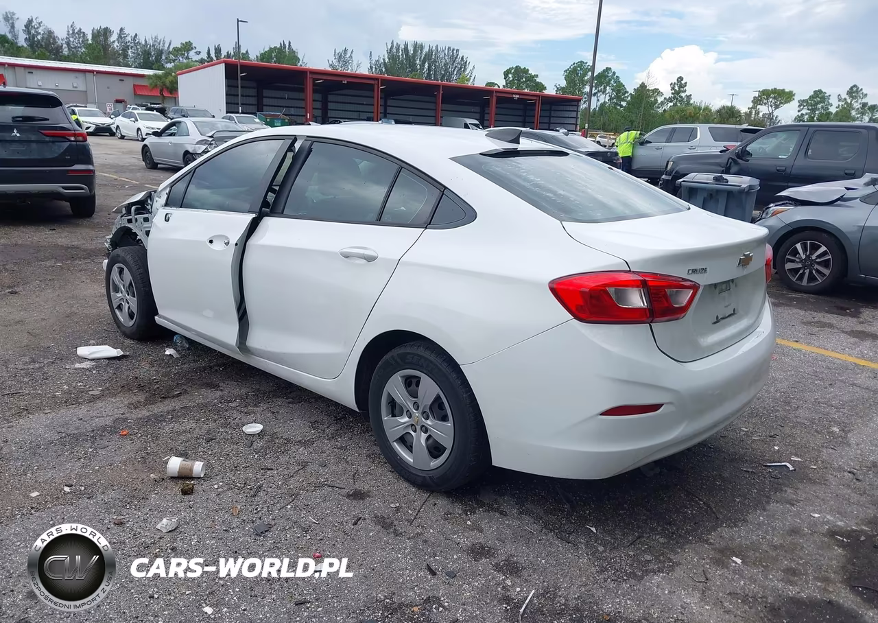 2018 Chevrolet Cruze Ls Auto VIN:1G1BC5SM9J7189469 - 3