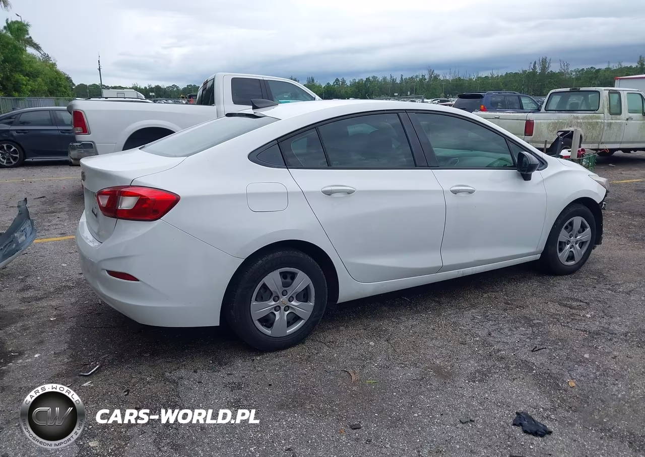 2018 Chevrolet Cruze Ls Auto VIN:1G1BC5SM9J7189469 - 4
