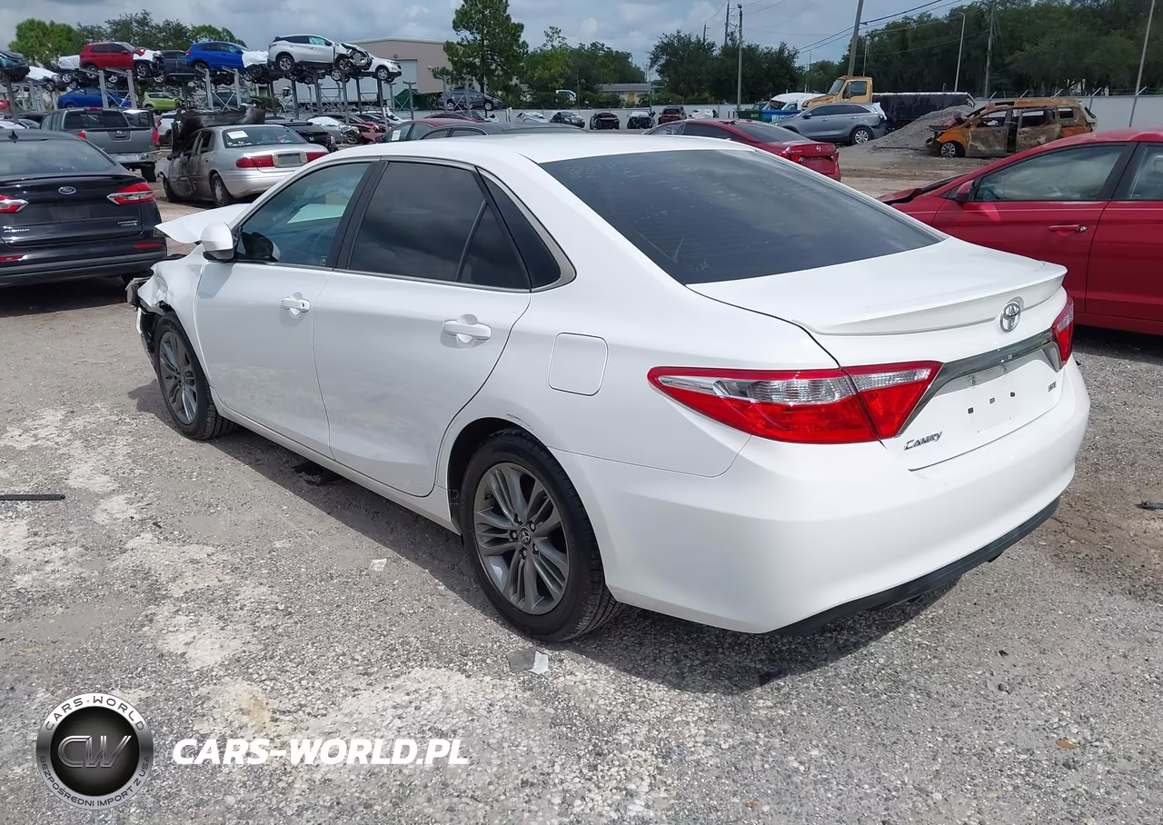2016 Toyota Camry Se VIN:4T1BF1FK0GU185221 - 3