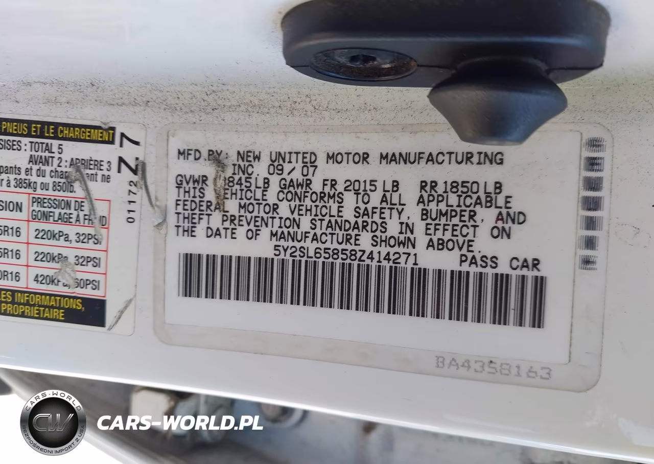 2008 Pontiac Vibe VIN:5Y2SL65858Z414271 - 9