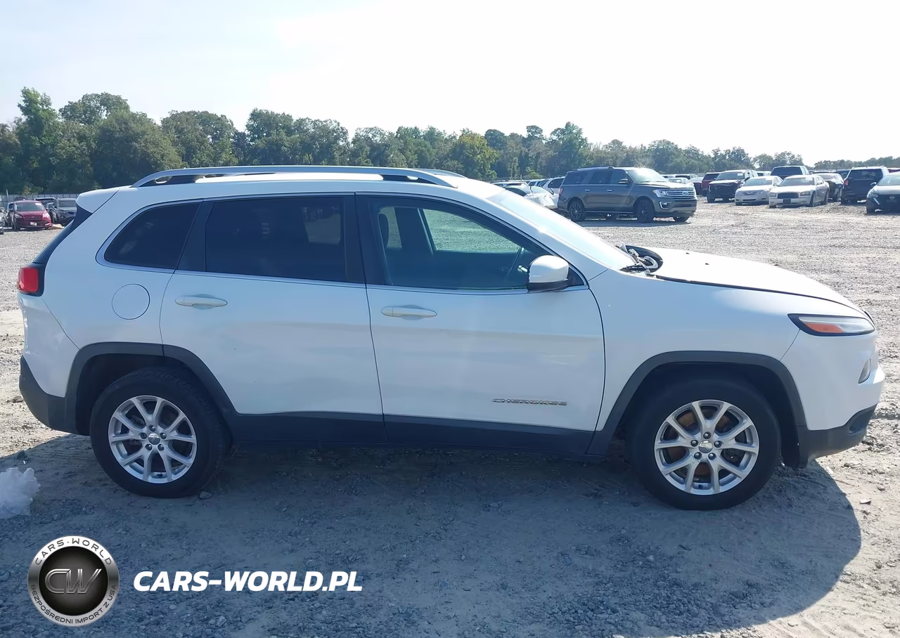 2016 Jeep Cherokee Latitude VIN:1C4PJLCB3GW190815 - 13