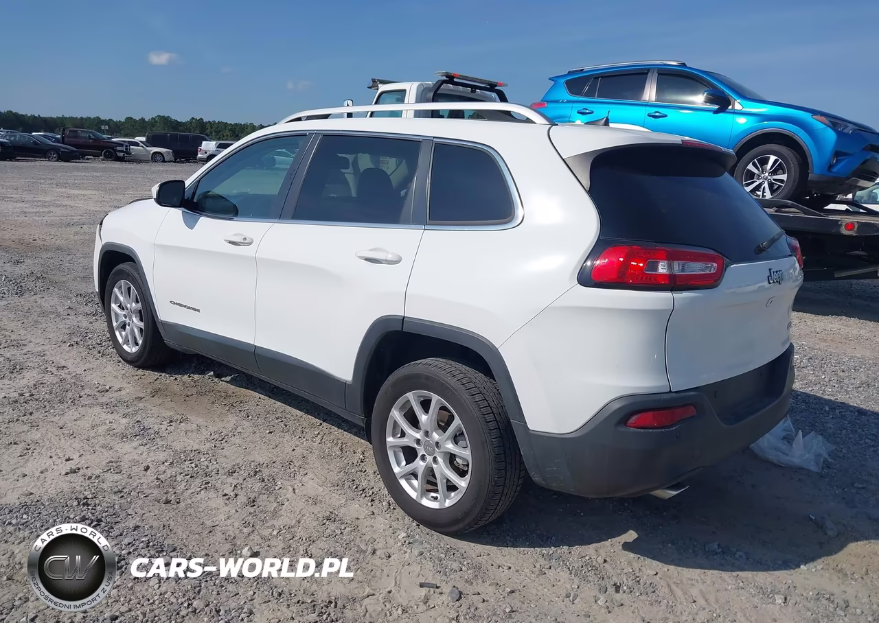 2016 Jeep Cherokee Latitude VIN:1C4PJLCB3GW190815 - 3