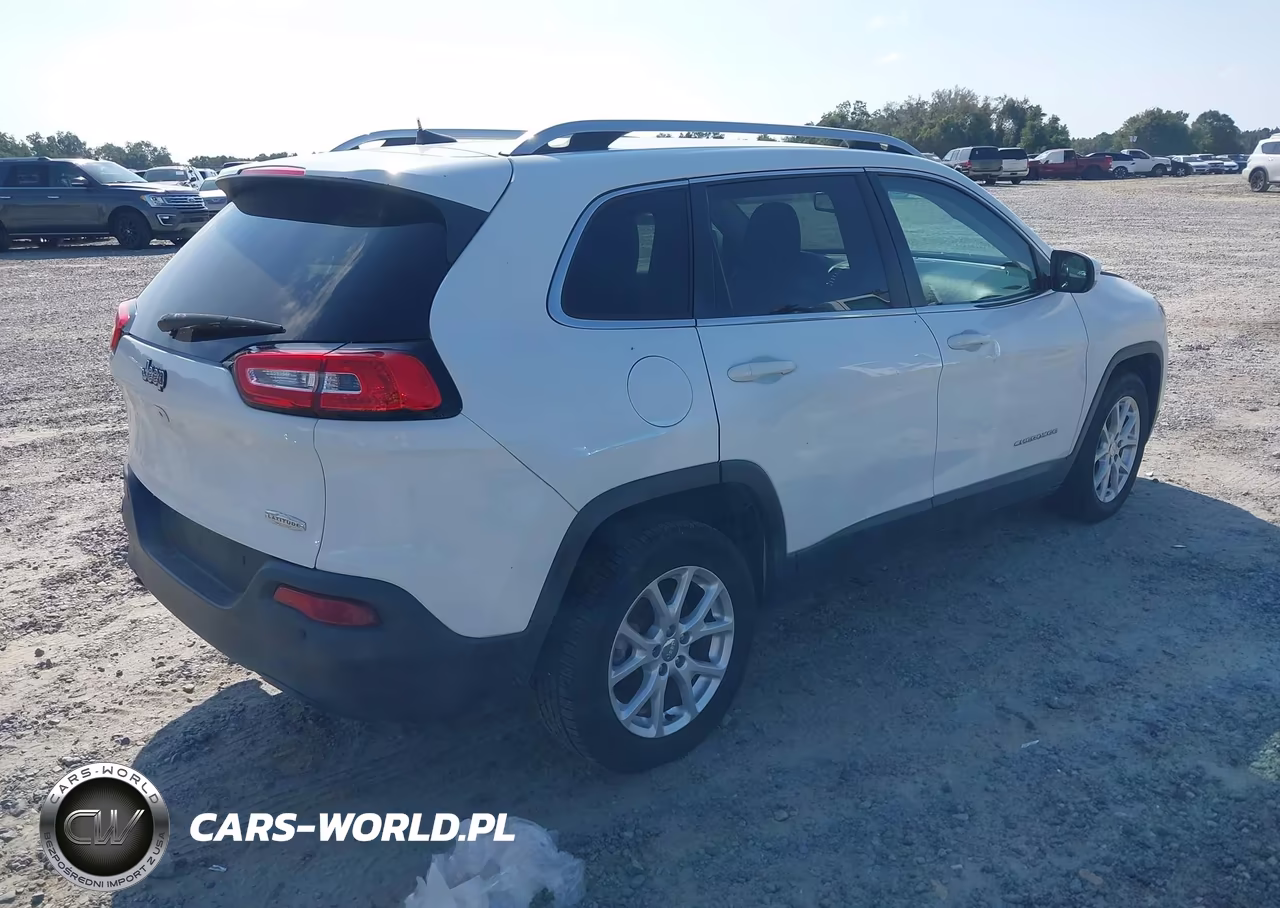 2016 Jeep Cherokee Latitude VIN:1C4PJLCB3GW190815 - 4