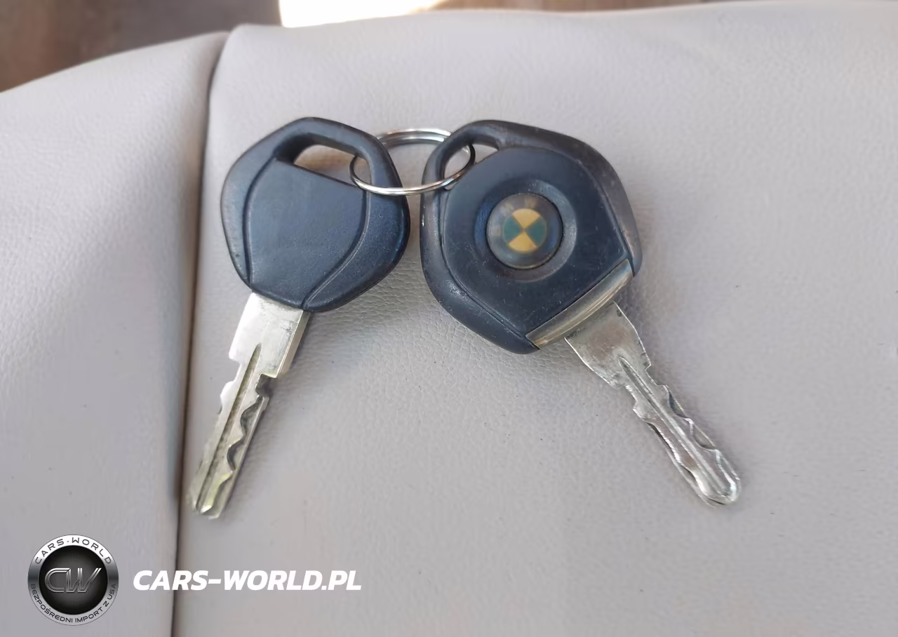 1997 BMW Z3 2.8L Roadster VIN:4USCJ332XVLC04106 - 11