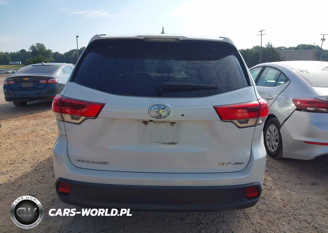 2019 Toyota Highlander Xle VIN:5TDJZRFH5KS708059 - 16