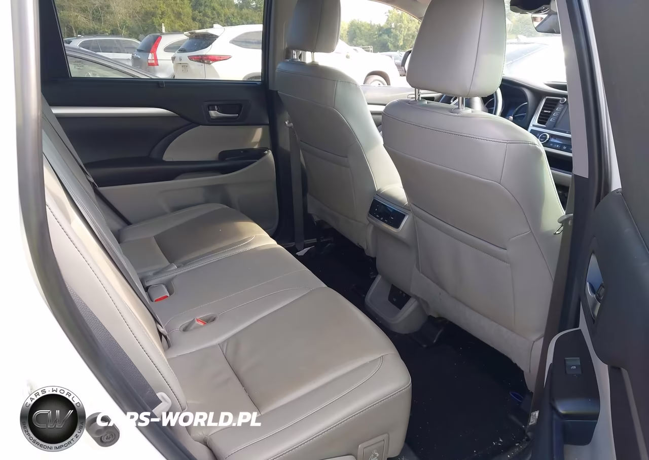 2019 Toyota Highlander Xle VIN:5TDJZRFH5KS708059 - 8