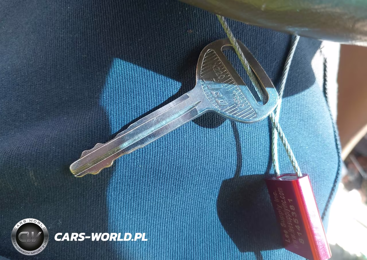 2000 Toyota Camry Le V6 VIN:4T1BF28K0YU945345 - 11