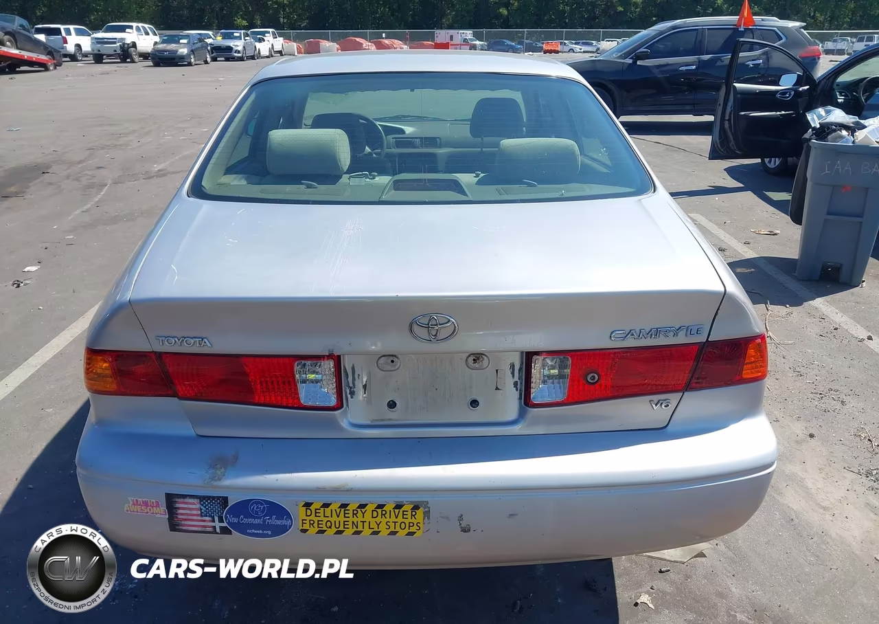 2000 Toyota Camry Le V6 VIN:4T1BF28K0YU945345 - 16