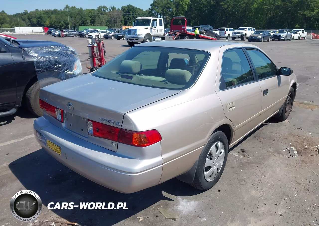 2000 Toyota Camry Le V6 VIN:4T1BF28K0YU945345 - 4