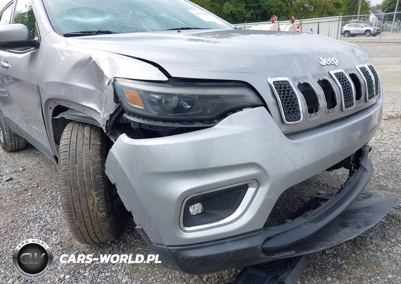 2020 Jeep Cherokee Latitude Plus 4X4 VIN:1C4PJMLB2LD580218 - 17