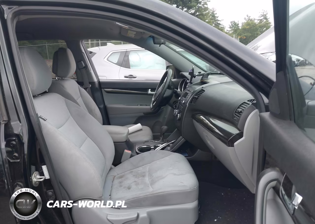 2011 Kia Sorento Lx VIN:5XYKTCA18BG010409 - 5