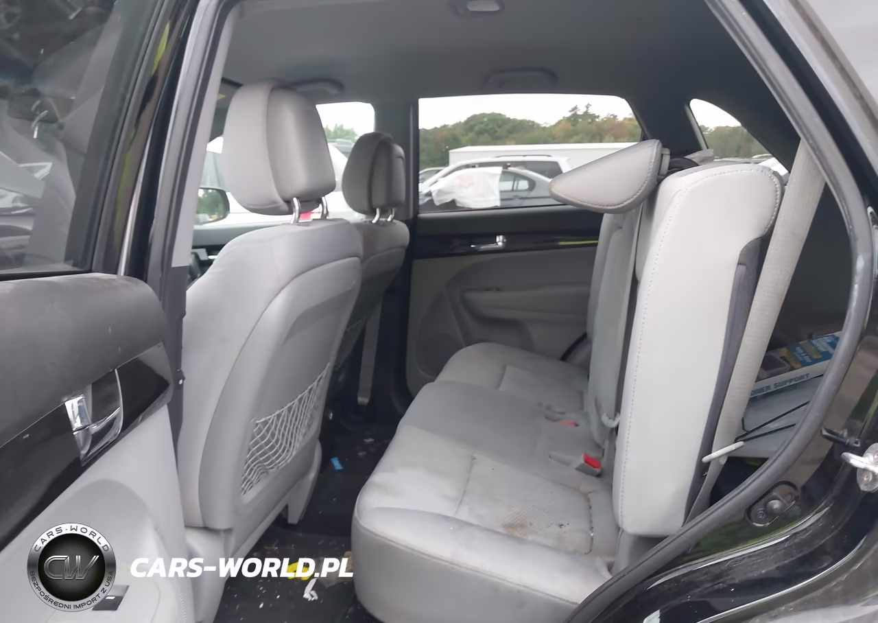 2011 Kia Sorento Lx VIN:5XYKTCA18BG010409 - 8