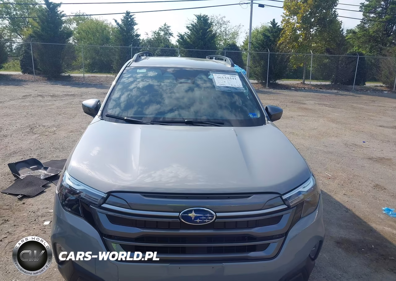 2025 Subaru Forester Premium VIN:JF2SLDDC1SH549482 - 12