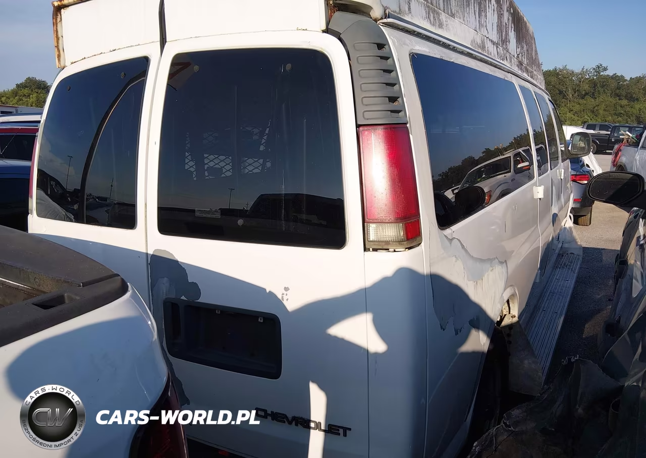 2002 Chevrolet Express Van VIN:1GAHG39R821123858 - 4