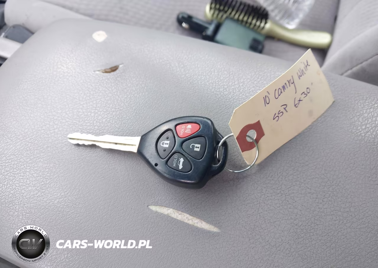 2010 Toyota Camry Le VIN:4T4BF3EKXAR042710 - 11