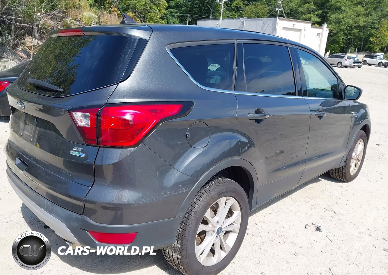 2019 Ford Escape Se VIN:1FMCU9GD1KUA66045 - 4