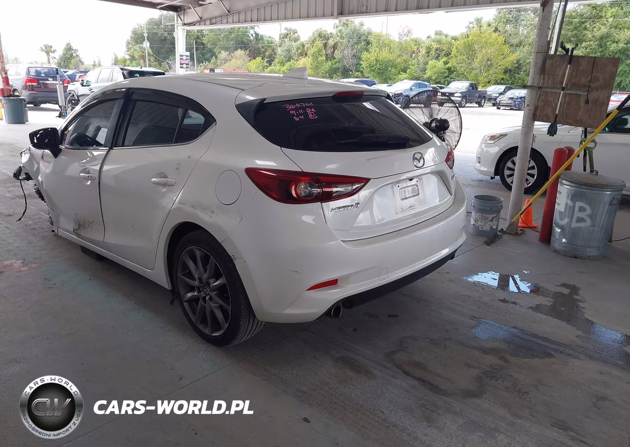 2018 Mazda Mazda3 Grand Touring VIN:3MZBN1M31JM230341 - 3