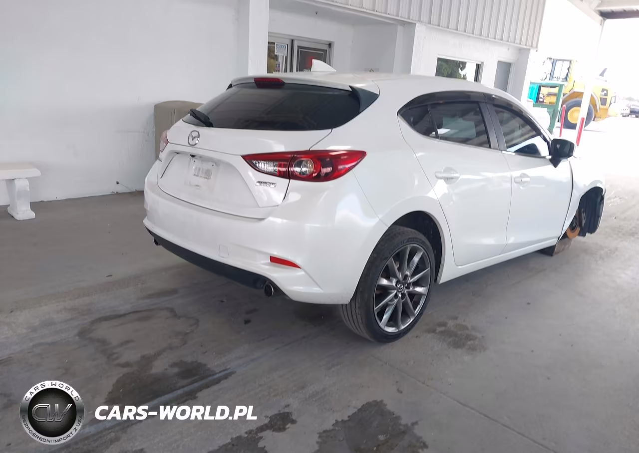 2018 Mazda Mazda3 Grand Touring VIN:3MZBN1M31JM230341 - 4