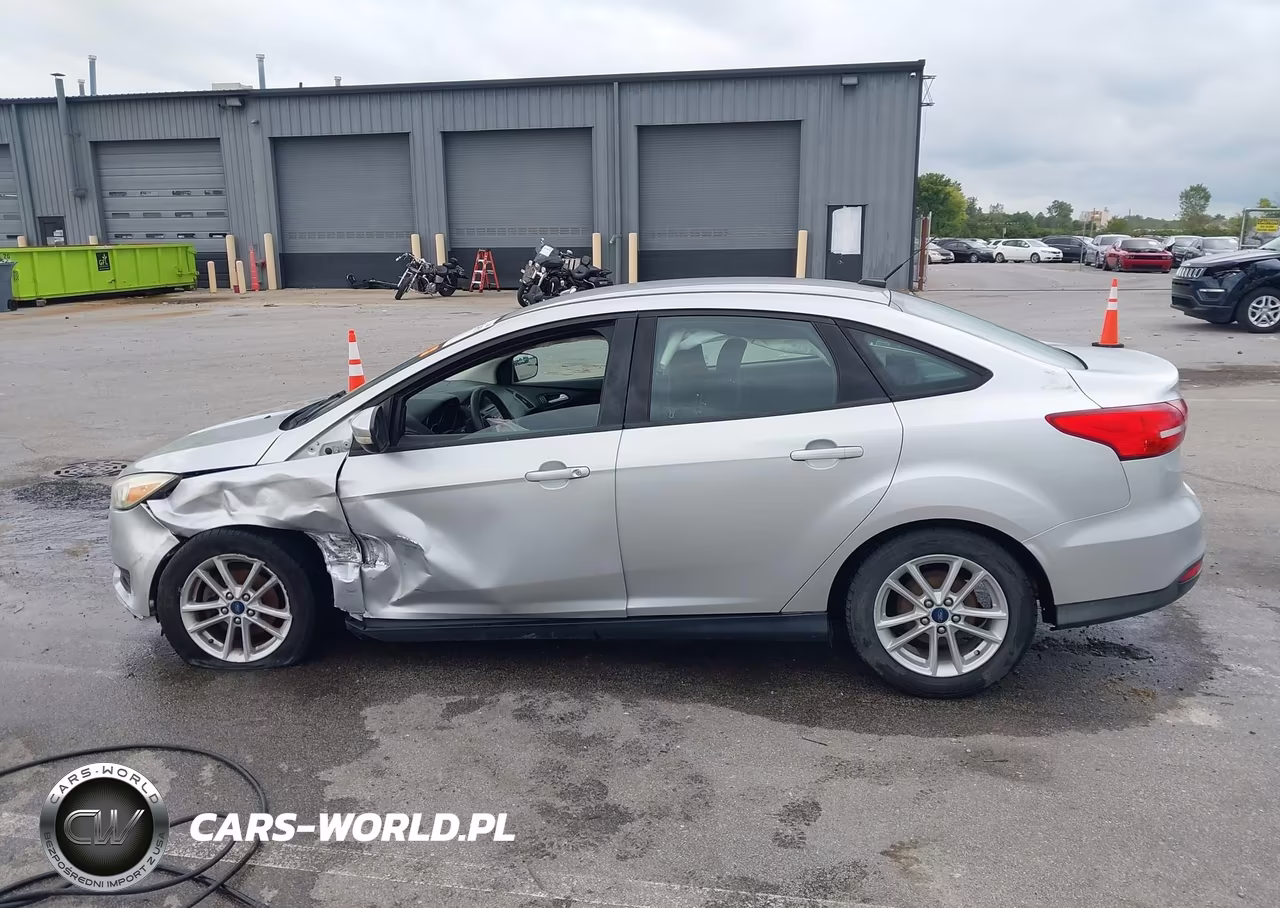 2017 Ford Focus Se VIN:1FADP3F27HL286842 - 14