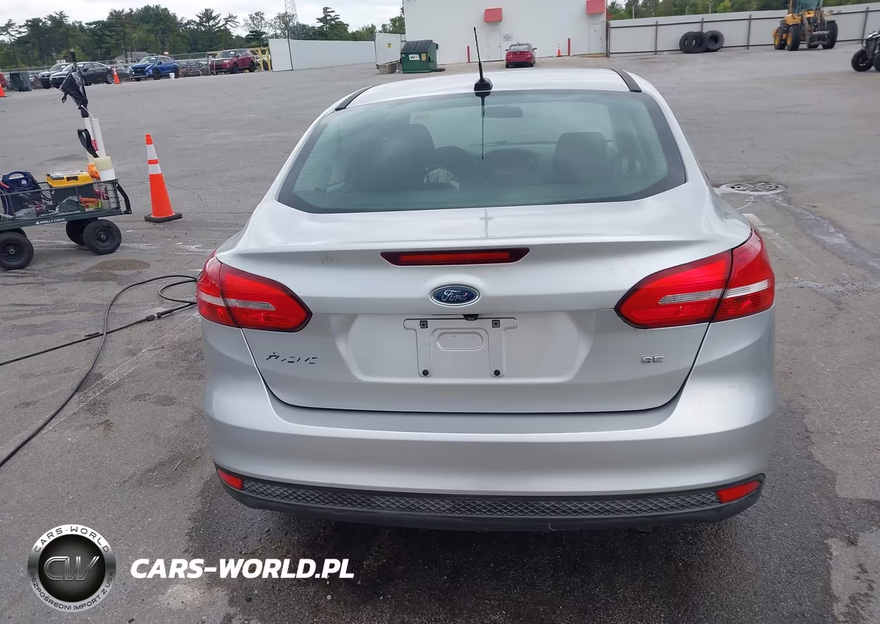 2017 Ford Focus Se VIN:1FADP3F27HL286842 - 16